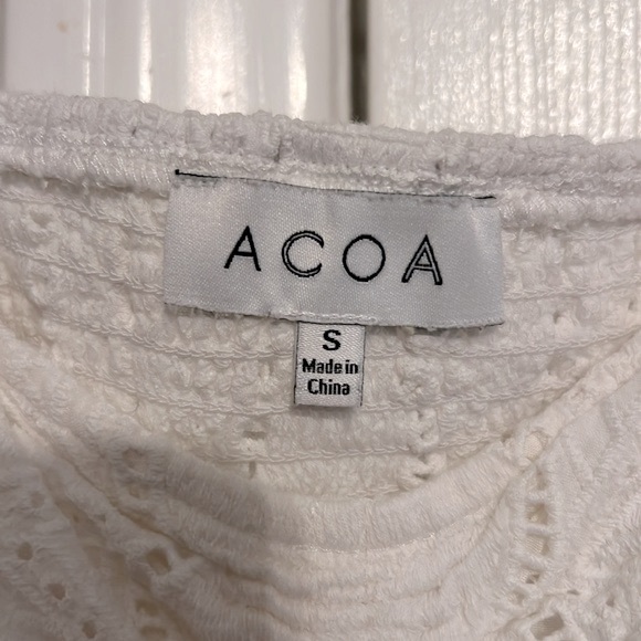 Eyelet crop top with matching shorts - Picture 2 of 3